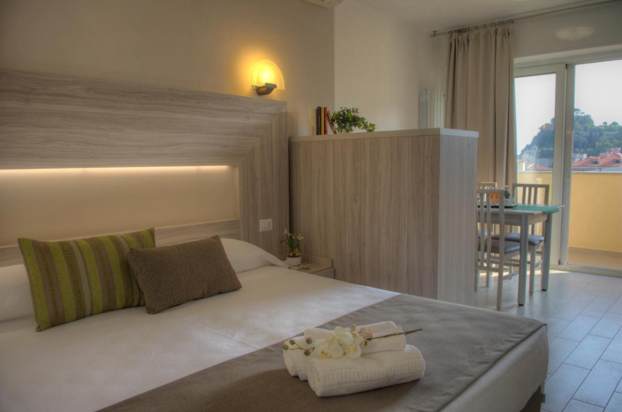 Hotel Residence La Palma Finale Ligure Exterior foto